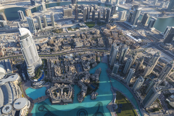 Experiencing Dubai’s Nightlife: Best Clubs and Bars