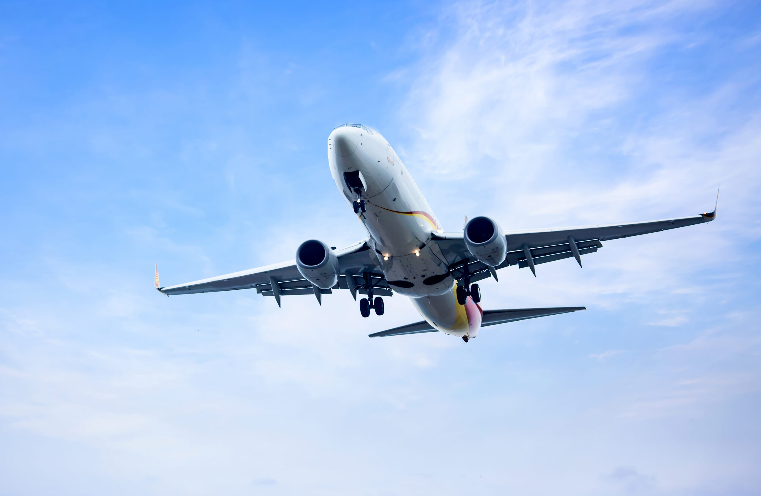 How to Score Cheap Last-Minute Flights