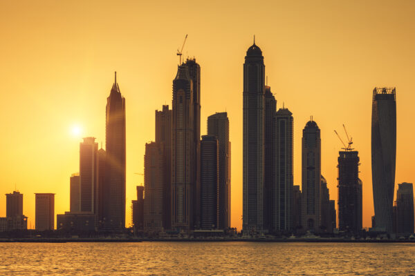 A Food Lover’s Guide to Dubai’s Street Food & Local Cuisine